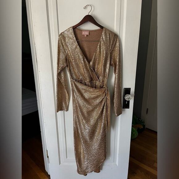 Show Me Your MuMu Dresses & Skirts - EUC Show Me Your Mumu Gold Metallic Dress Size Medium- GORGEOUS!!!